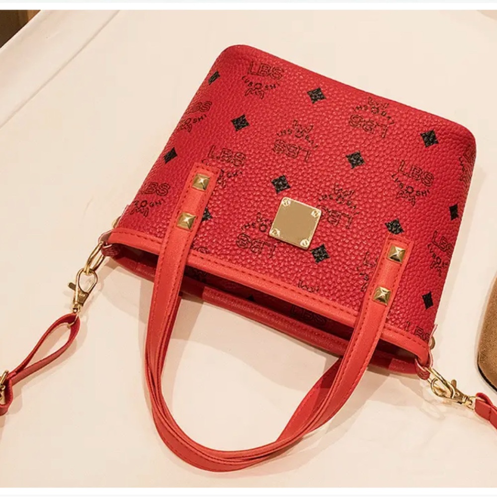 Red or Black Women’s Small Tote Bag NIP - Picture 3 of 14